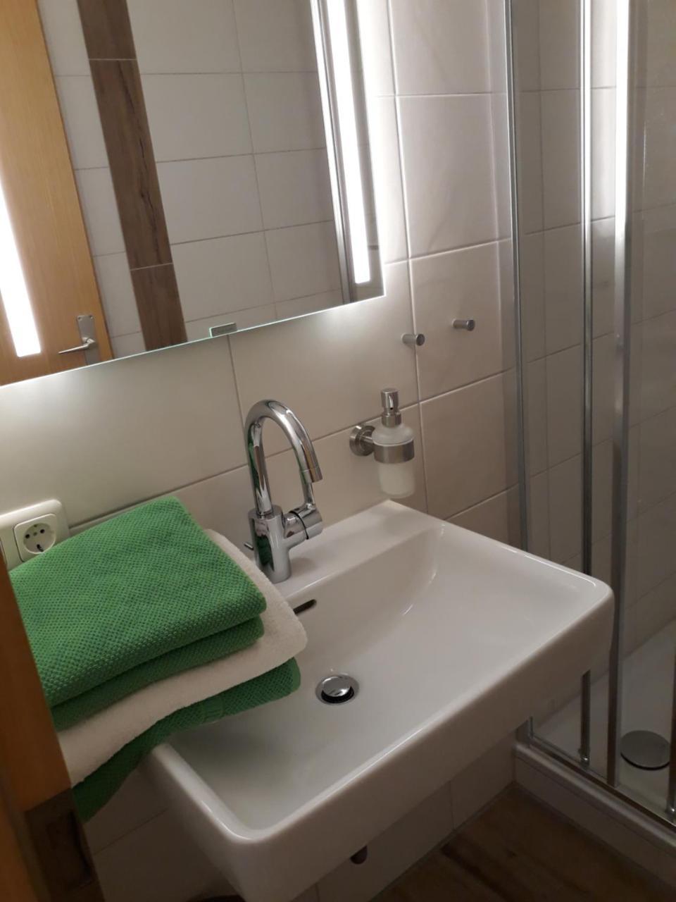 Bauernhof Kotz Bed & Breakfast Brunnen Екстериор снимка